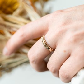 Bague fine double torsadée croix  or