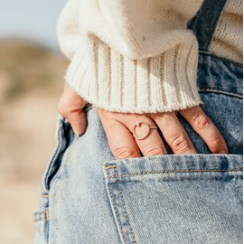 Bague cercle or zirconium solitaire