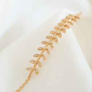 Bracelet plaqué or  feuilles zirconium