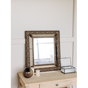 Georges, le miroir en métal n°169