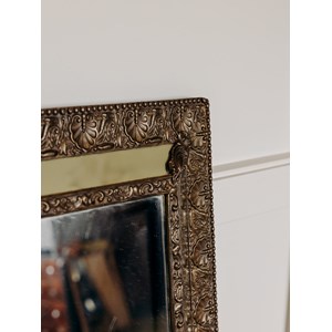 Georges, le miroir en métal n°169