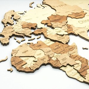 Carte du monde en bois 3d ambrée l