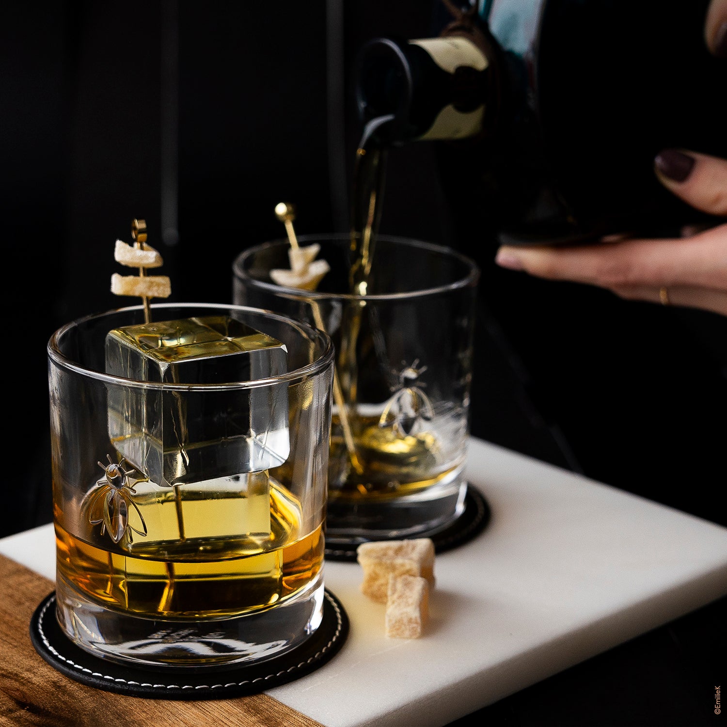 Lot De 4 Dessous De Verre Carrés En Cuir Pour Boissons