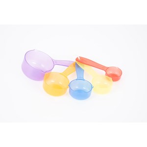 Tasses à mesurer translucides