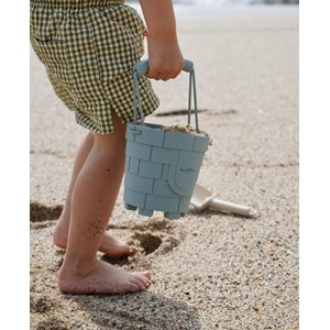 Jouet de sable et plage: pelle et seau