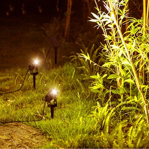 Quatre spots solaires reliés noir roundy