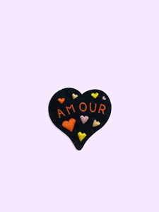 Amour, patch thermocollant brodé.