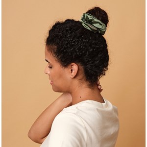 Chouchou en soie vert sauge 19 mo