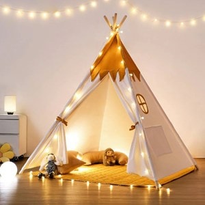 Tipi enfant avec tapis avec guirlandes