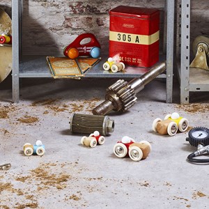 Mini voiture en bois moit-moit rouge