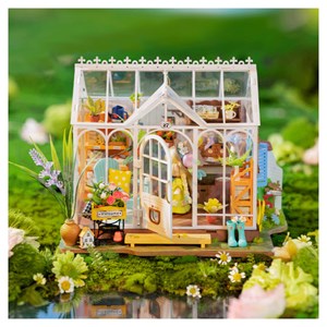 Maquette dreamy garden house