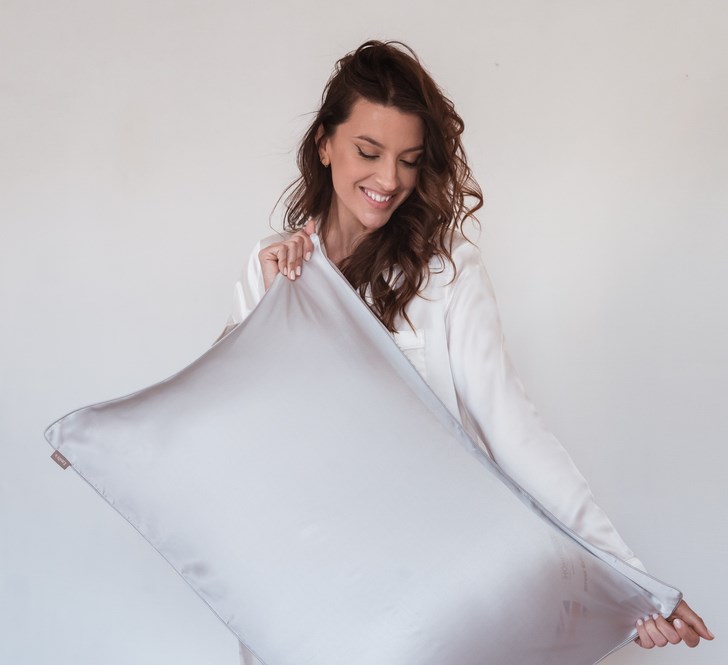 Emily's Pillow - Taie d'oreiller en soie gris 51x76