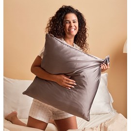 Taie d'oreiller en soie gris foncé 65x65