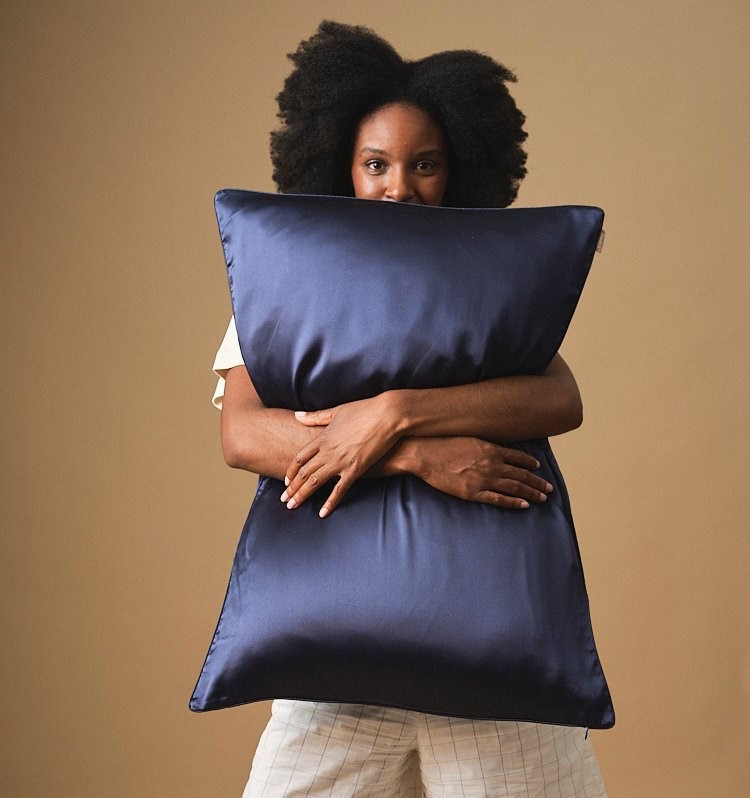 Taie d'oreiller en soie bleu nuit 51x76