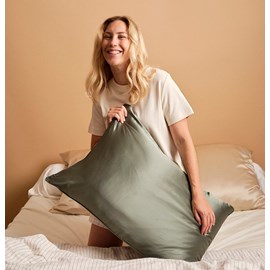 Taie d'oreiller en soie vert sauge 51x76