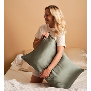 Taie d'oreiller en soie vert sauge 51x76