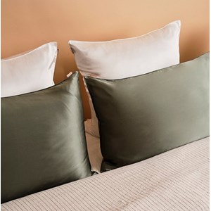 Taie d'oreiller en soie vert sauge 51x76