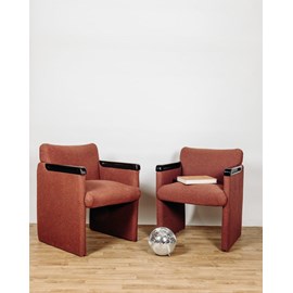 Jakob, le fauteuil lie de vin n°23