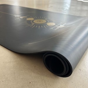 Tapis de yoga antidérapant star totem n