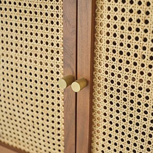 Commode en bois d'acacia et cannage