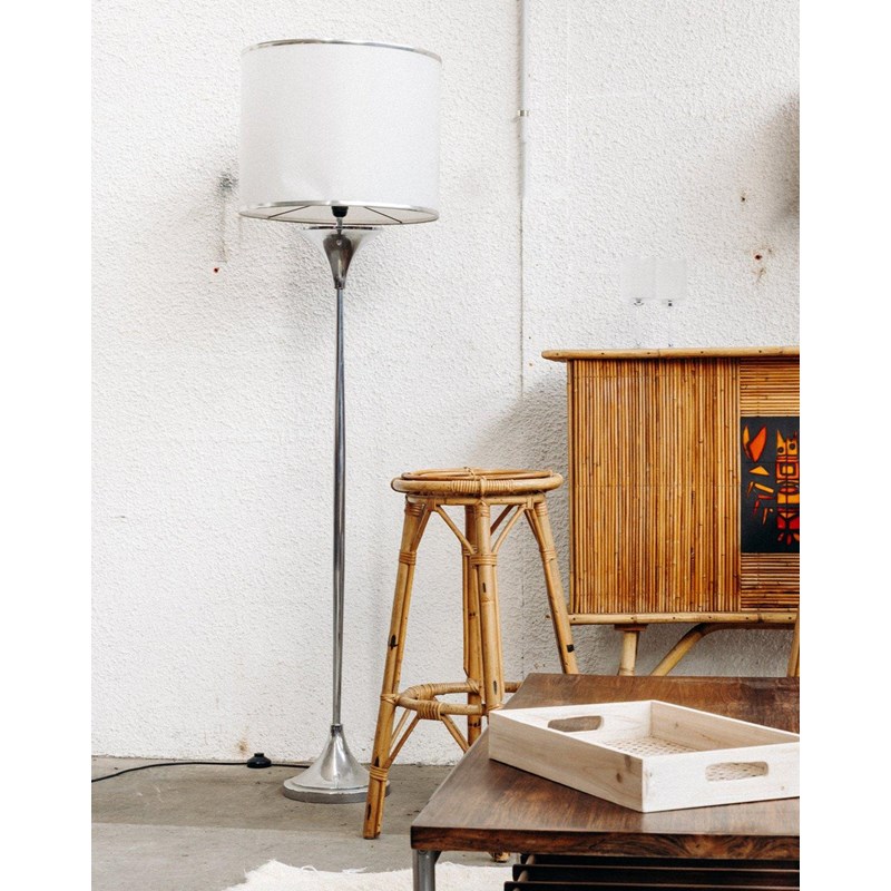 Julien, le lampadaire chromé n°8