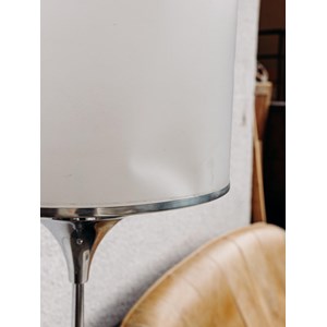 Julien, le lampadaire chromé n°8