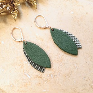 Pendantes mini petale vert de gris