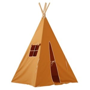 Tente tipi avec pompoms et tapis orange