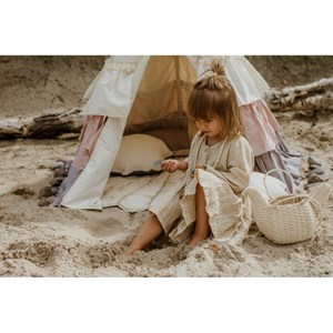 Tente tipi avec franges et tapis powder