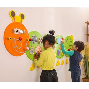 Panneau d'activités mural chenille