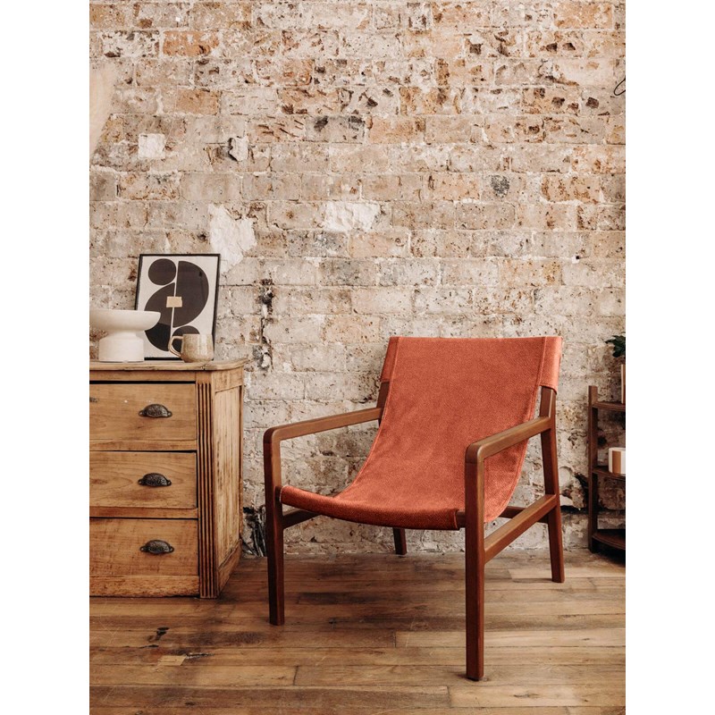Debongout - Le fauteuil en velours terre de sienne