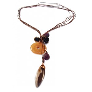 Collier en fil de soie