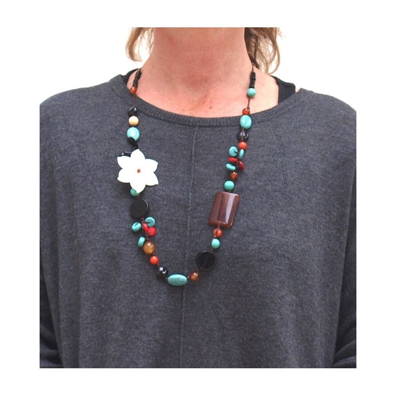 Collier en fil de soie