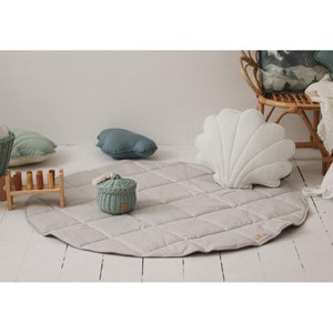 Tente tipi avec tapis gris pigeon