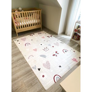 Tapis enfant coeur et arc en ciel rose p