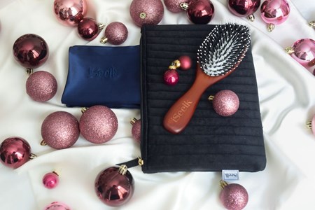 Coffret cadeau taie navy 50x75 et brosse