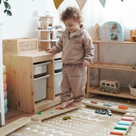 Piste d'équilibre sensorielle montessori