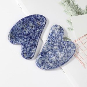 1 gua sha en sodalite bleue + housse