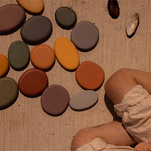 Jeu d'équilibre galets multicolore