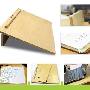 Pupitre incliné en bois