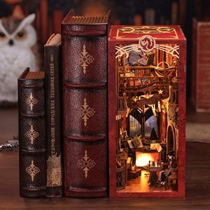 Flame common room - maquette booknook serre-livre