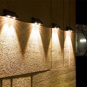 Lot de 4 lampes murales solaires noir kyla