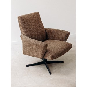 Jakob, le fauteuil en laine n°63