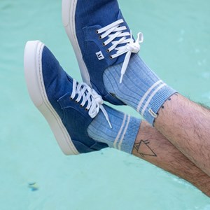 Chaussettes mi-hautes bleu ciel