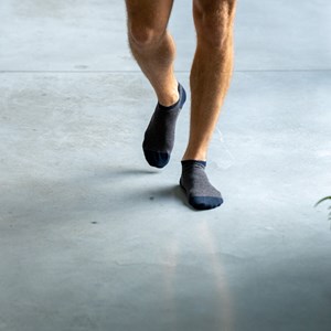 Socquettes rayées bleu et taupe