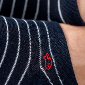 Socquettes à fines rayures bleu et blanc