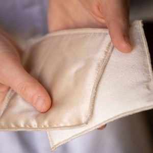 Lot de 2 pads démaquillants en soie