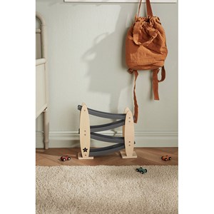 Piste de voitures en bois