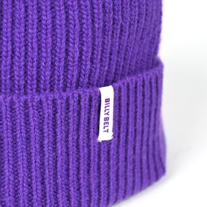 Bonnet en laine d'agneau violet