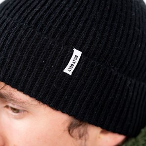 Bonnet en laine d'agneau noir